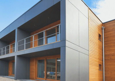 Fassade – Massivholz & Cetris Platten in Kombination